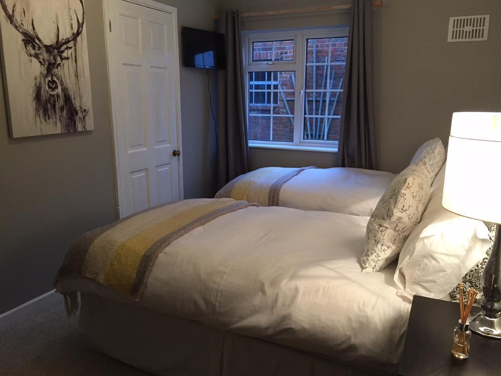 Illshaw Heath Farm Guest Lodge 하키 헬스 객실 사진